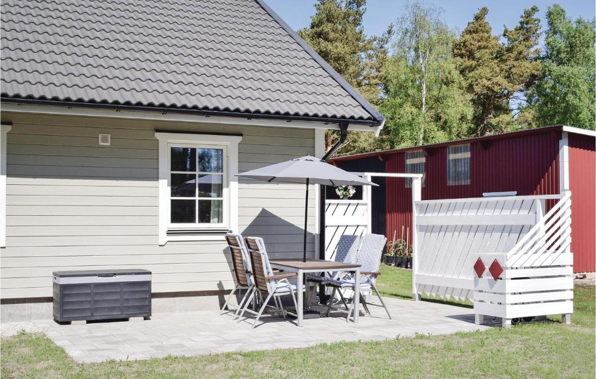 2 Bedroom Cozy Apartment In Katthammarsvik