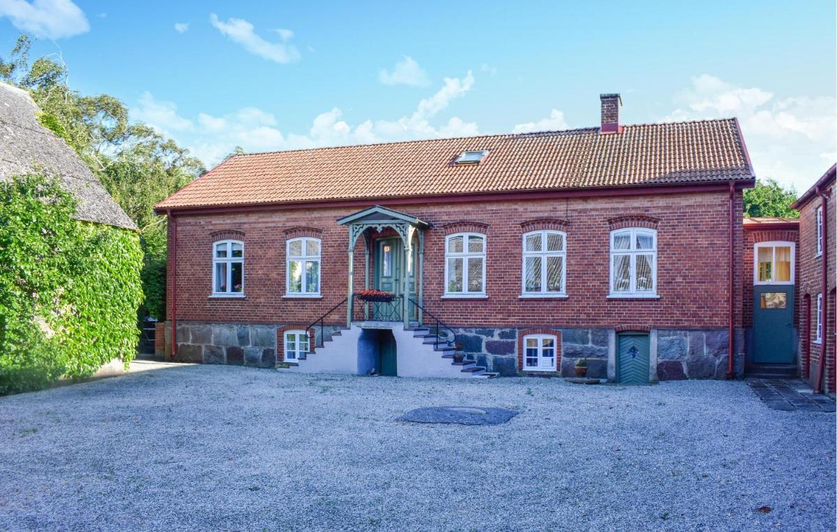 4 Bedroom Stunning Home In Lderup