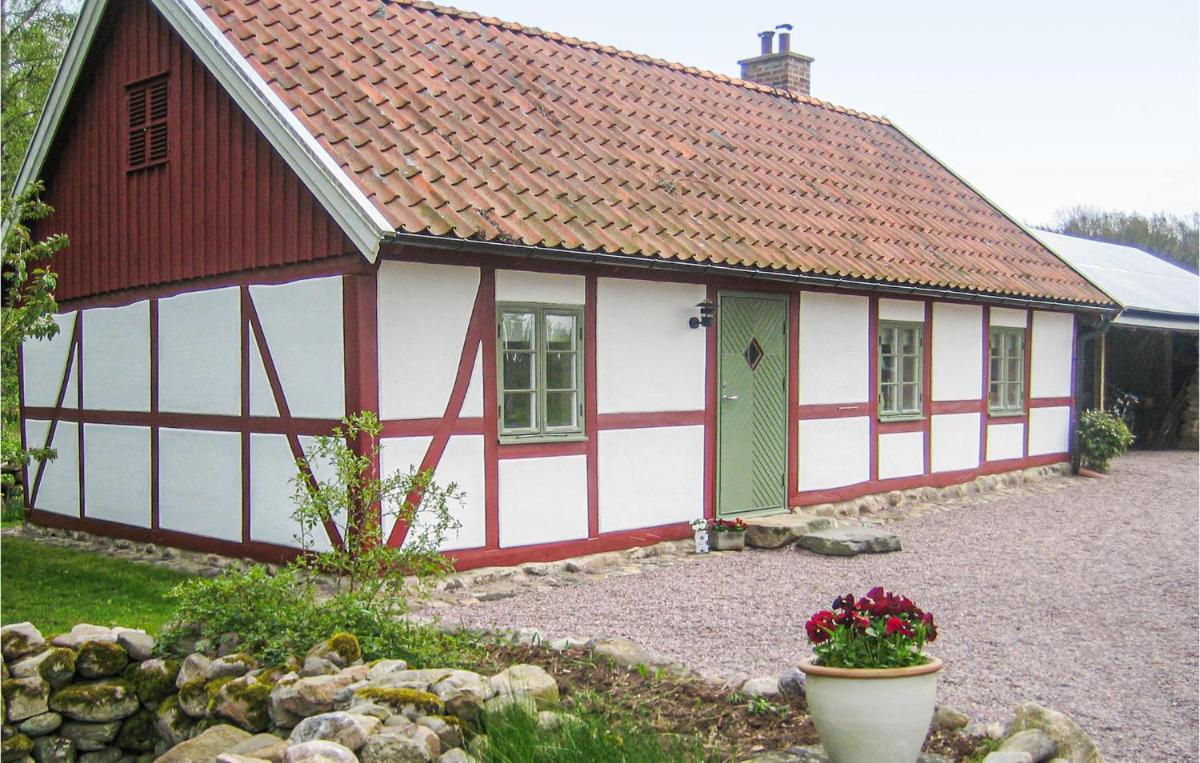 Amazing Home In Röstånga With Kitchen