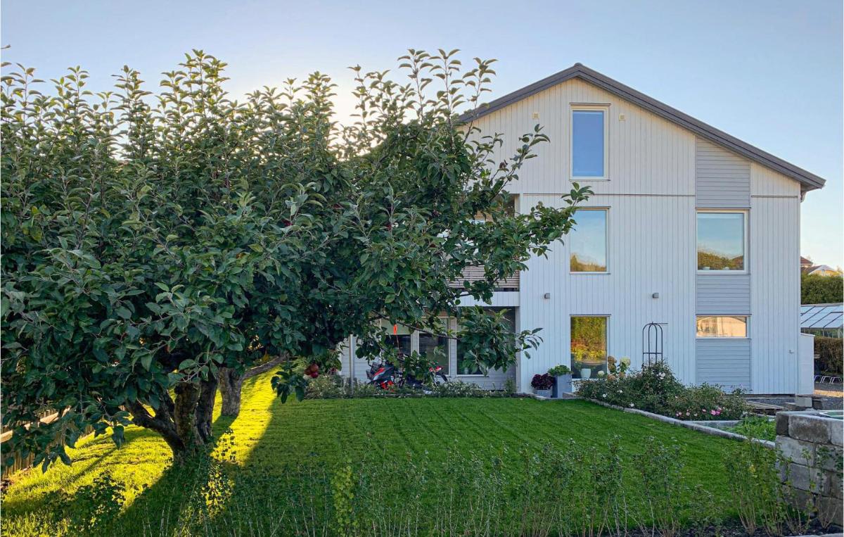 Beautiful Home In Bohus-bjrk With Wifi