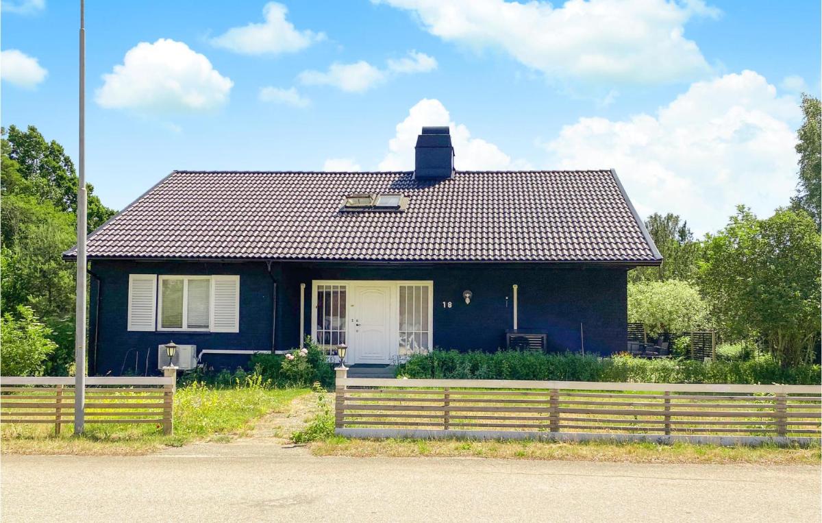 Beautiful Home In lmeboda With Kitchen