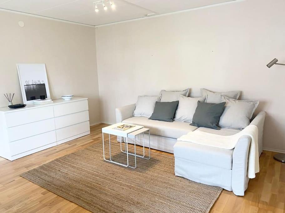 Cosy 1 bedroom apartment with private terrace