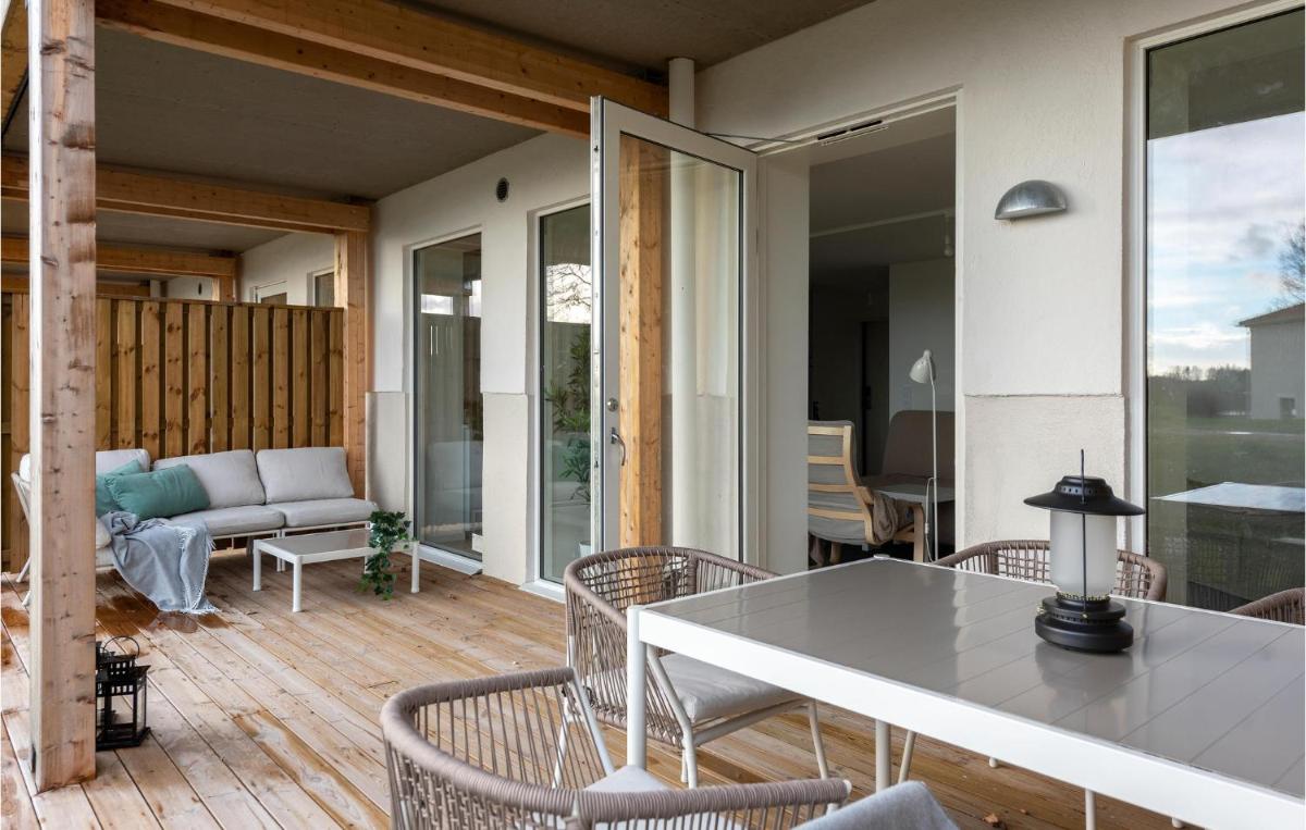 Cozy Apartment In Stjrnhov With Kitchen