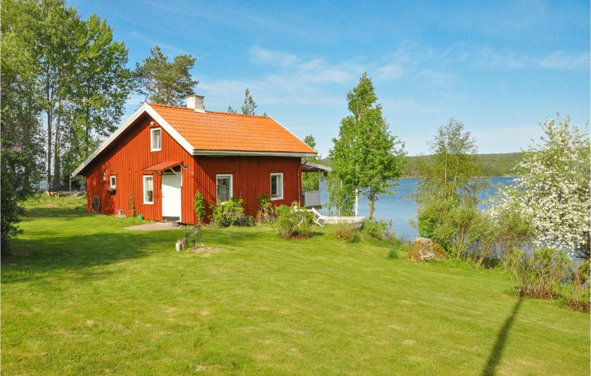 Cozy Home In Åmotfors With Lake View