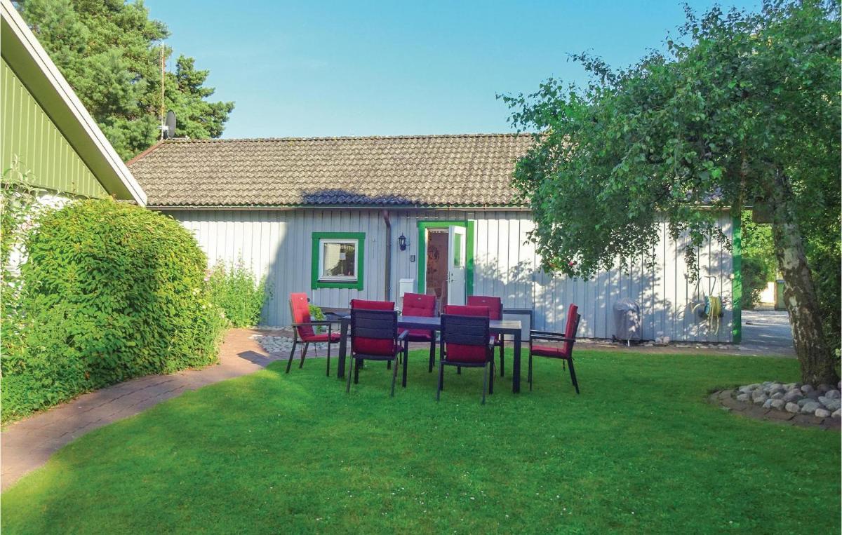 Cozy Home In Hllviken With Wifi