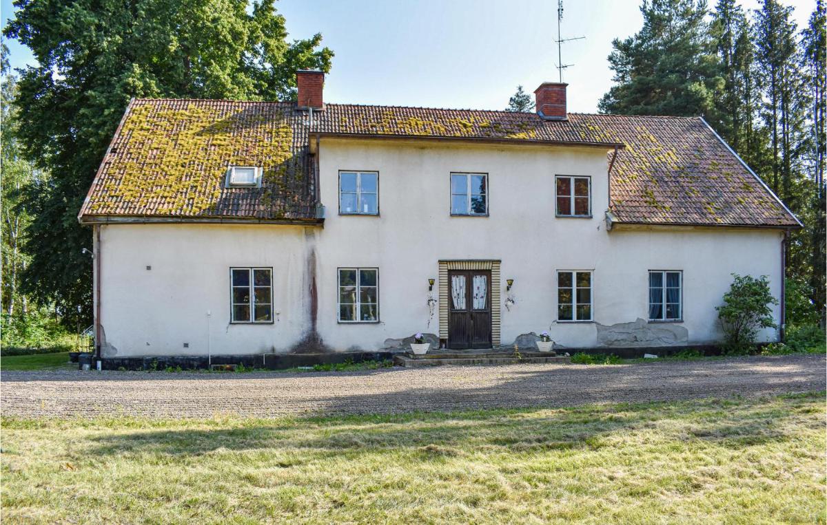 Cozy Home In Klockrike With Wifi