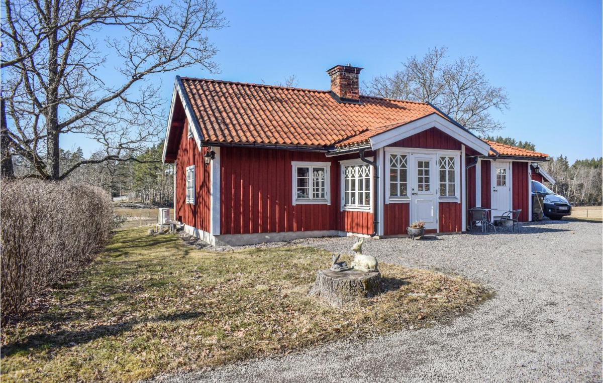 Cozy Home In Söderköping With Kitchen