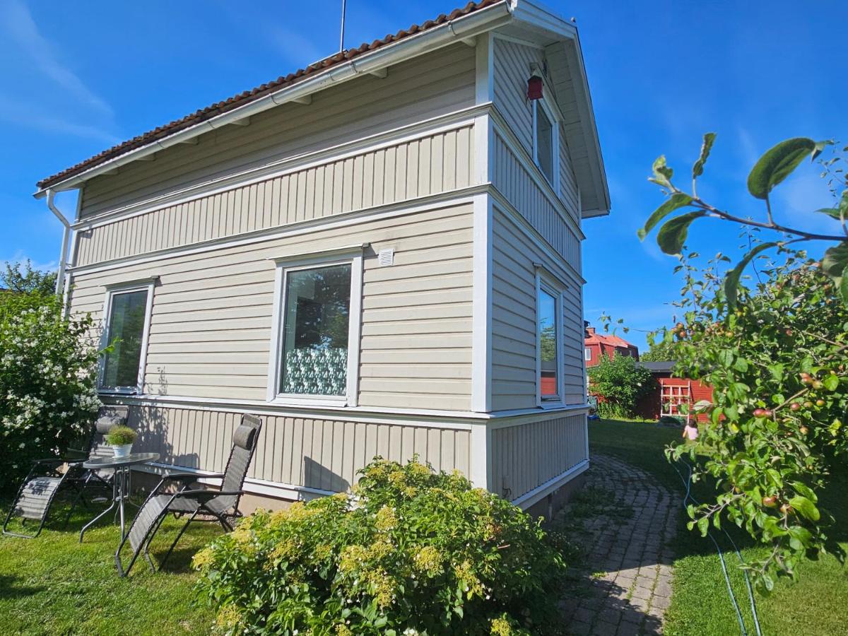 Enkel och central etta med charm