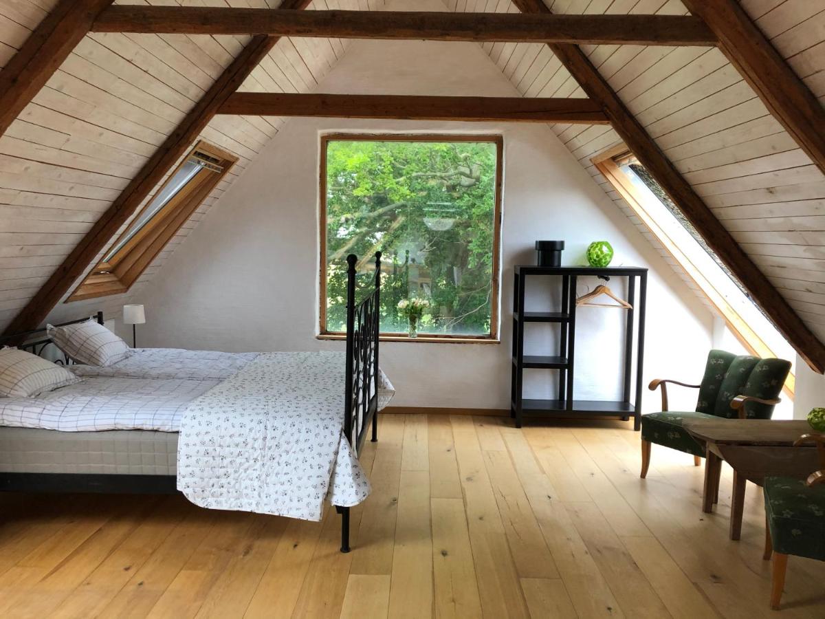Fridfullt boende på lantgård med underbar utsikt