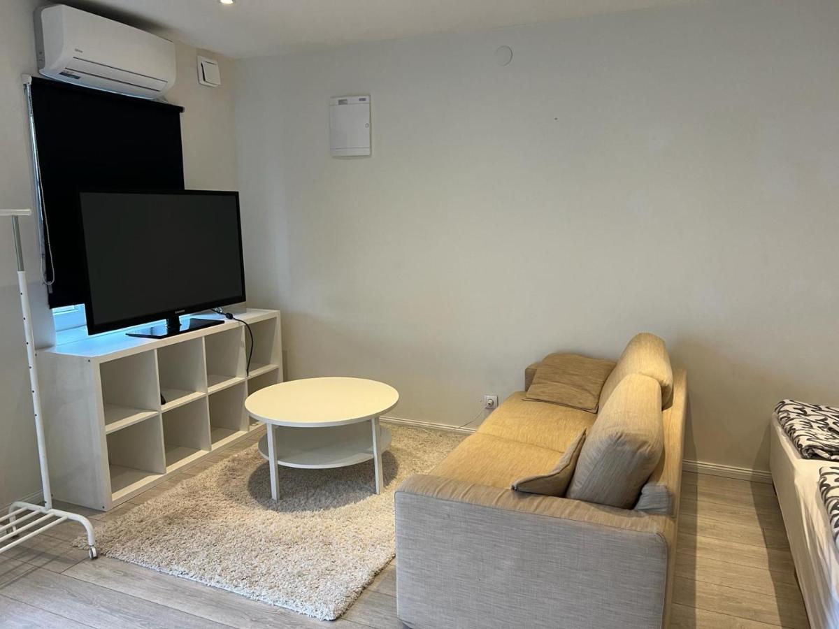 Furnished first floor apartment close to beach