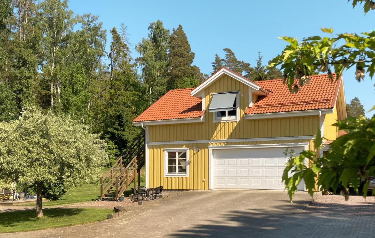 Gorgeous Apartment In Hammar With Kitchen