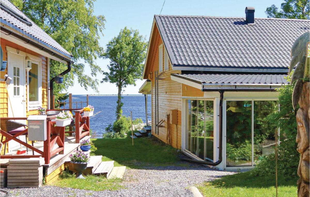 Gorgeous Apartment In Holmsund With Sauna