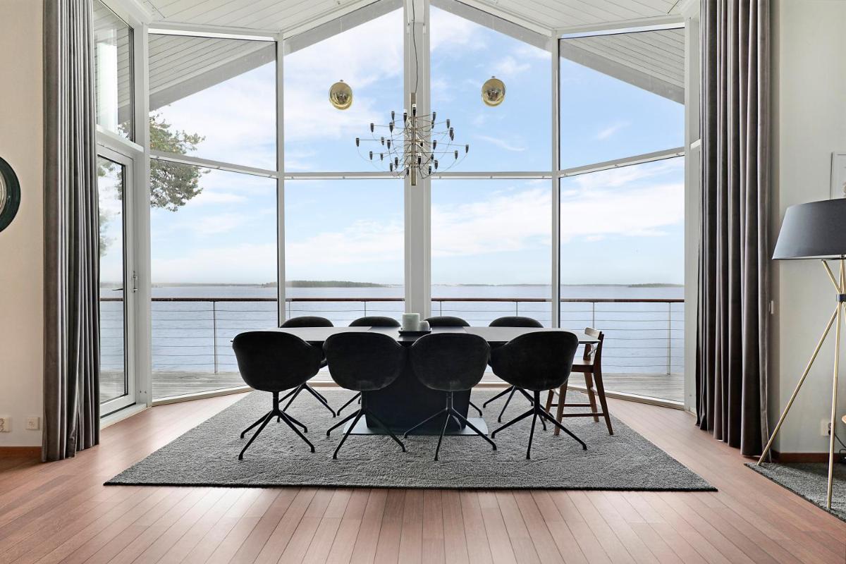 Guestly Homes - 3BR Luxury Beachfront Villa
