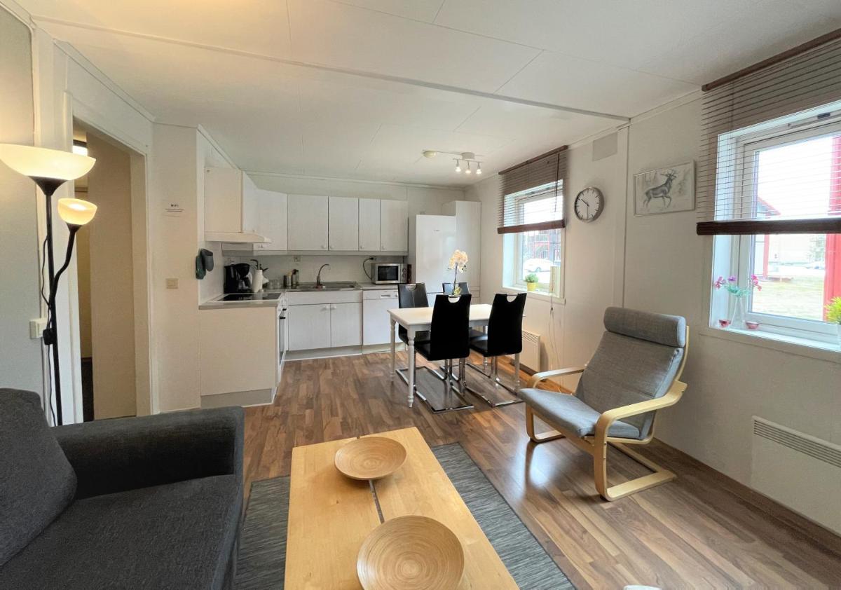 Lassiebyn 10 Entire Apartment with Parking & Kitchen