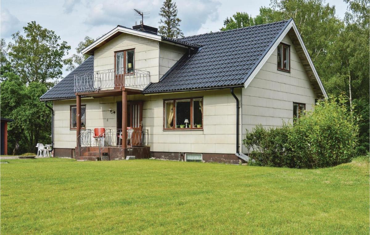 Lovely Home In Torup With Wifi