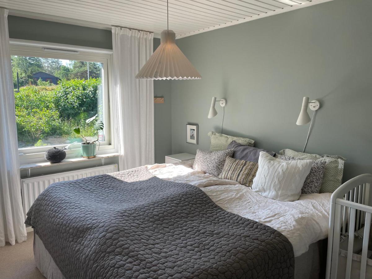 Modern home; Villa Stråvalla. Near beach with jacuzzi
