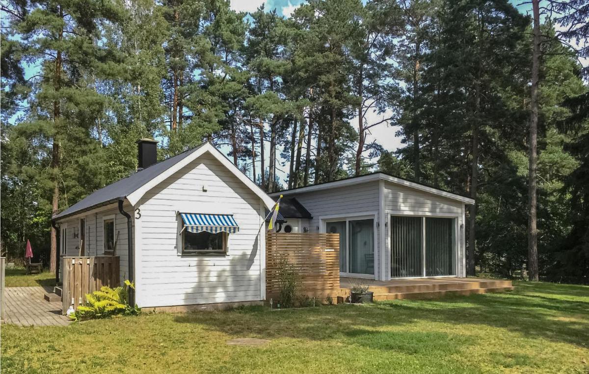 Nice Home In Åhus With Kitchen