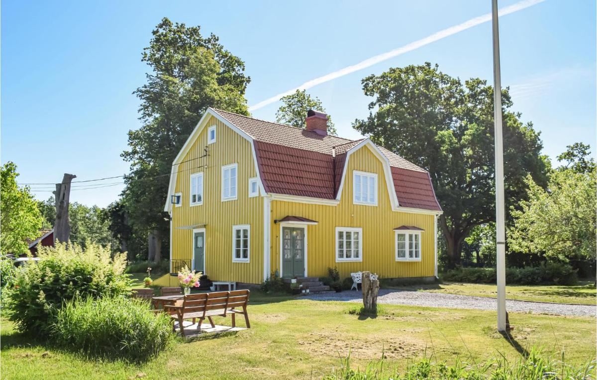 Nice Home In Vxj With Kitchen