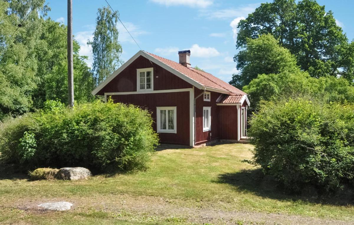 Pet Friendly Home In Kristinehamn With Kitchen