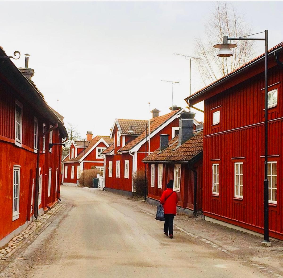 Stor villa i centrala Trosa intill Trosa ån och havet