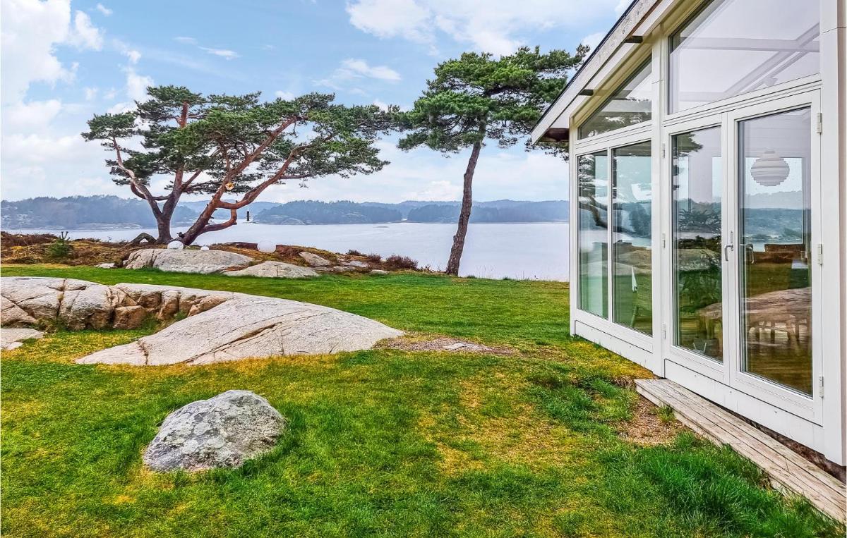 Stunning Home In Strömstad With Kitchen