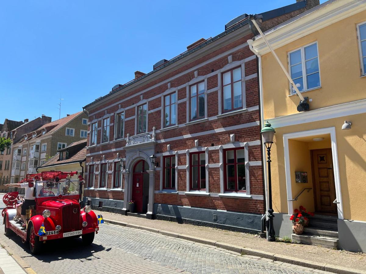 Villa Brigitta, havsnära boende mittemot Klostret i Ystad centrum